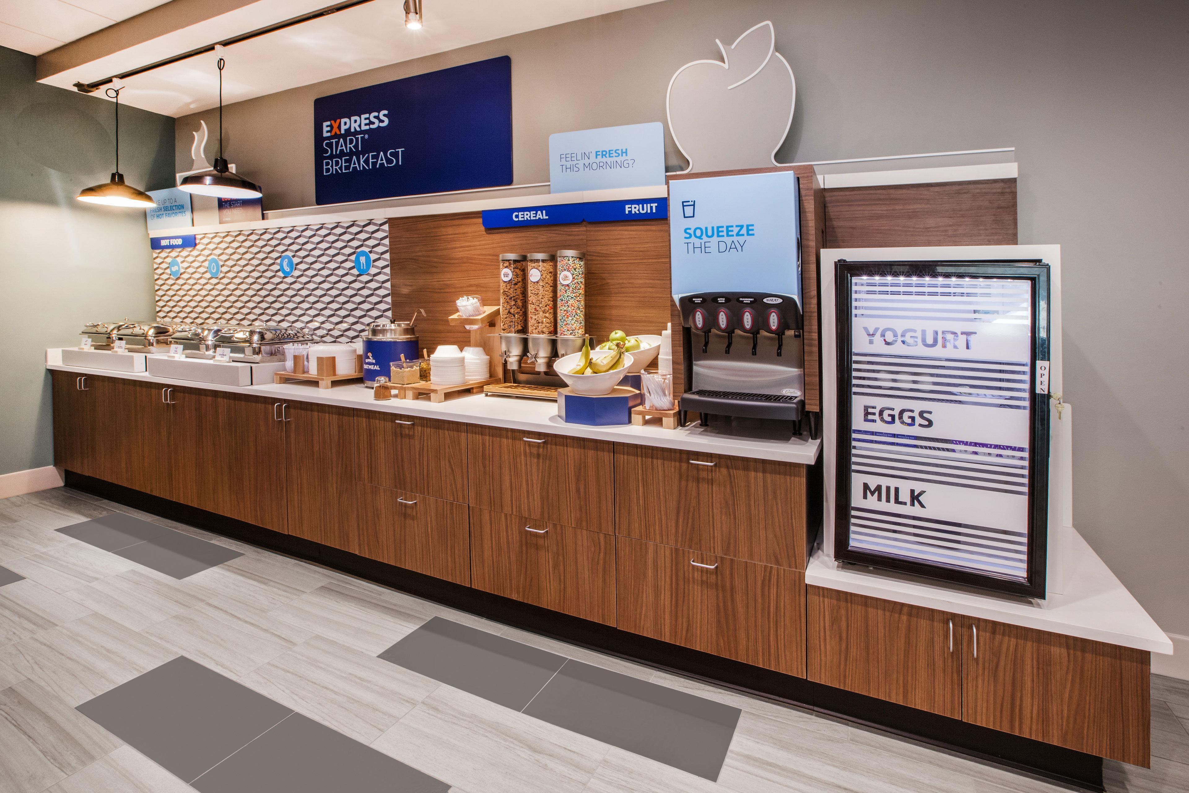 Holiday Inn Express Hotel & Suites Terre Haute By Ihg Εξωτερικό φωτογραφία