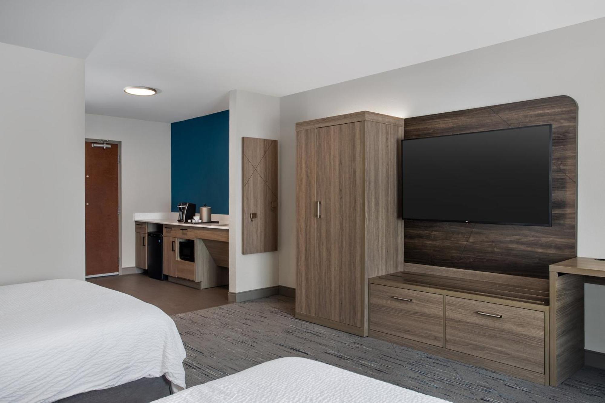 Holiday Inn Express Hotel & Suites Terre Haute By Ihg Εξωτερικό φωτογραφία