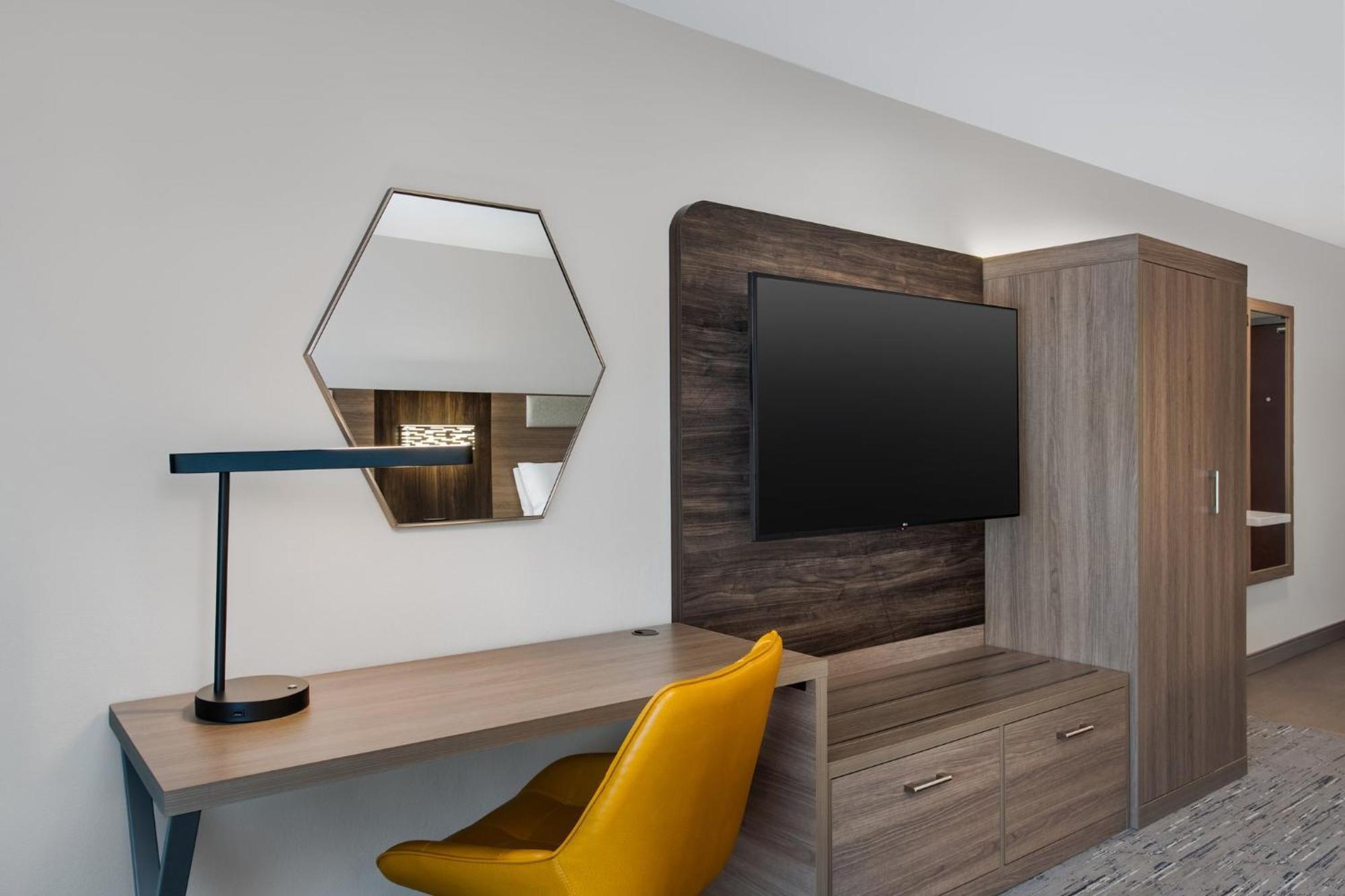 Holiday Inn Express Hotel & Suites Terre Haute By Ihg Εξωτερικό φωτογραφία