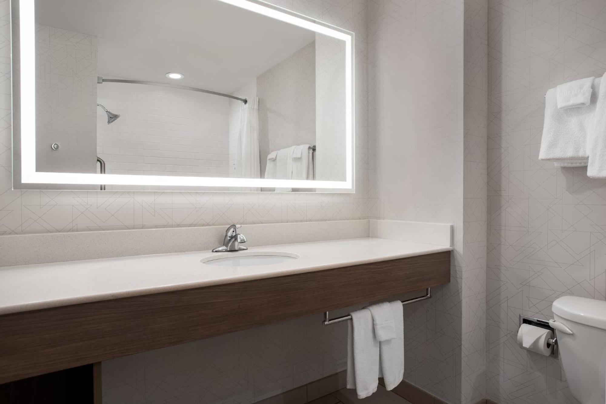 Holiday Inn Express Hotel & Suites Terre Haute By Ihg Εξωτερικό φωτογραφία