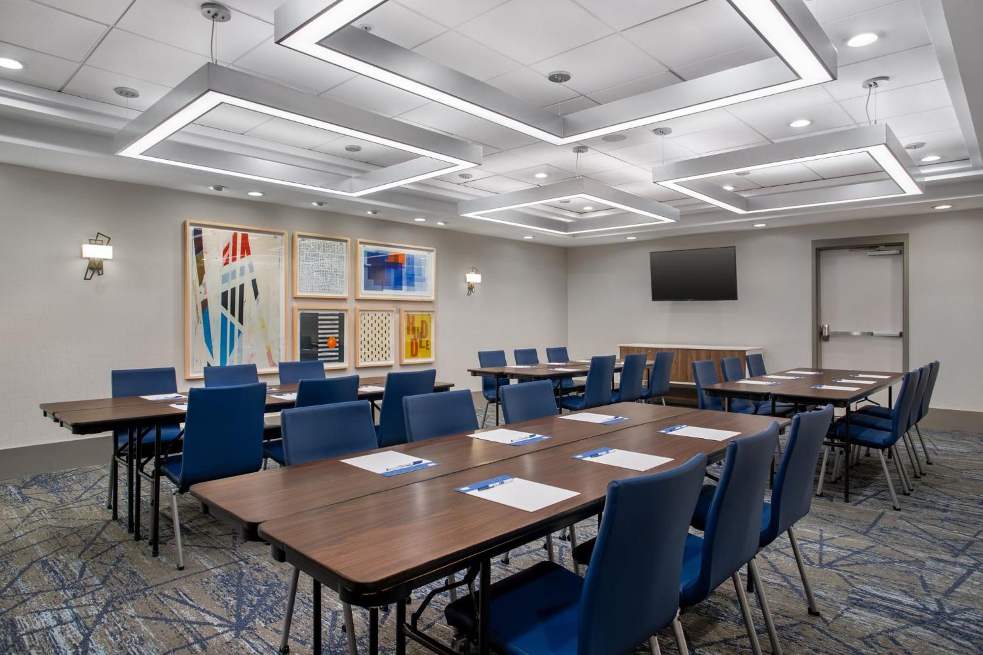 Holiday Inn Express Hotel & Suites Terre Haute By Ihg Εξωτερικό φωτογραφία