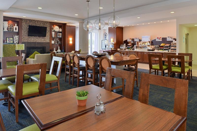 Holiday Inn Express Hotel & Suites Terre Haute By Ihg Εξωτερικό φωτογραφία
